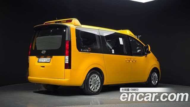 Hyundai Staria 15인승, 2025 2