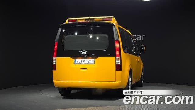 Hyundai Staria 15인승, 2025 4