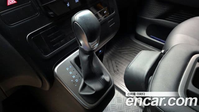 Hyundai Staria 15인승, 2025 9