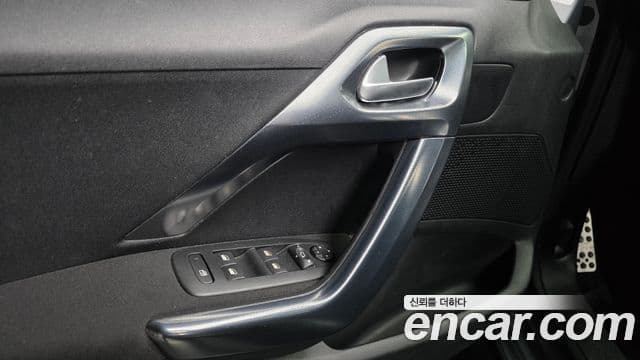 Peugeot 2008 1.6 e-HDi Felline L, 2015 18