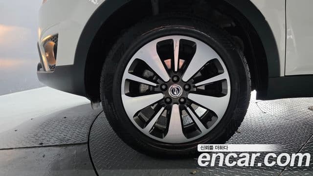 KG모빌리티(SsangYong) New Korando C топовая версия, 2015 все фото