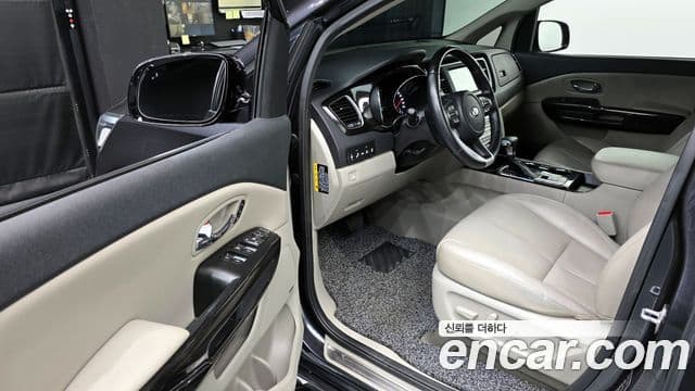 Kia The / новый New Carnival Special, 2019 10