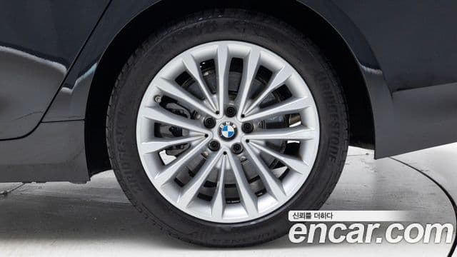 BMW 5시리즈 (G30) Luxury, 2023 все фото