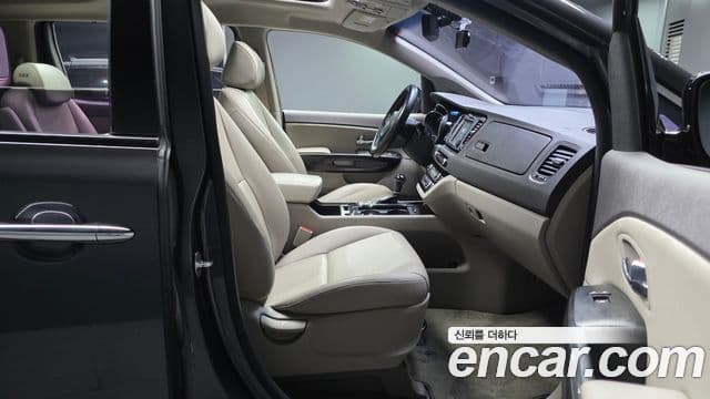 Kia All New Carnival Prestige, 2016 10