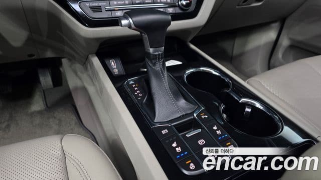 Kia The / новый New Carnival Special, 2020 9