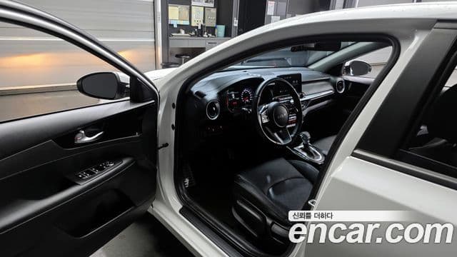 Kia The / новый New K3 2세대 Prestige, 2023 10