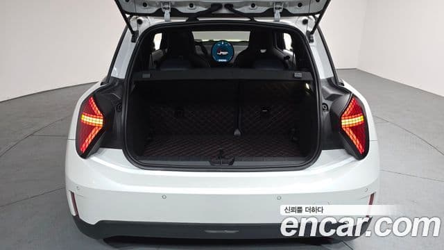 Mini Cooper Электрический (Electric) 4세대 SE favored, 2024 20