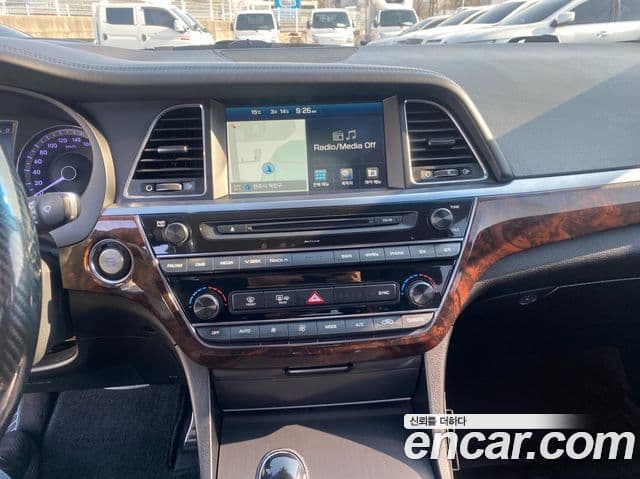 Hyundai Aslan Special, 2016 9