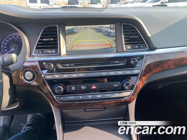 Hyundai Aslan Special, 2016 10