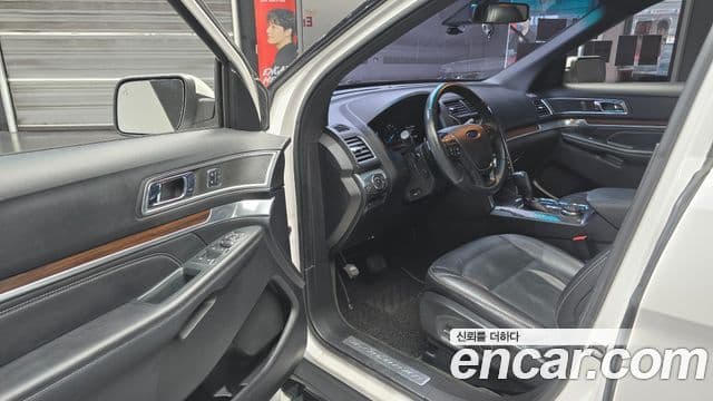 Ford Explorer 5세대, 2016 11