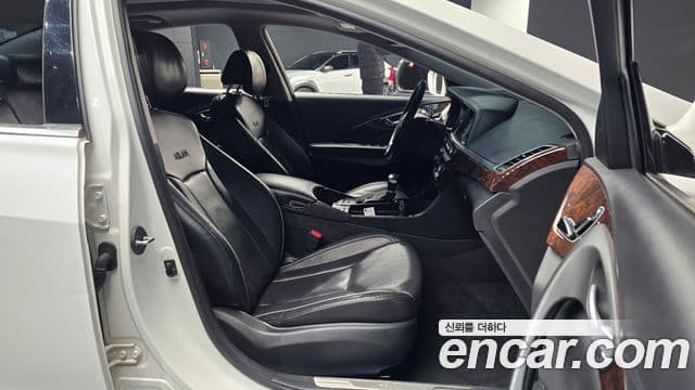 Hyundai Aslan Modern, 2015 10