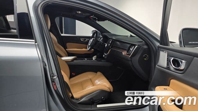 Volvo S60 3세대 B5 Inscription, 2021 11
