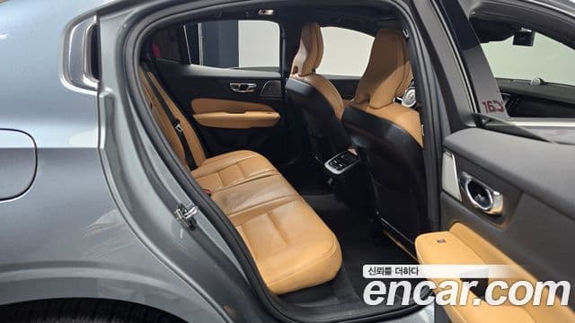 Volvo S60 3세대 B5 Inscription, 2021 12