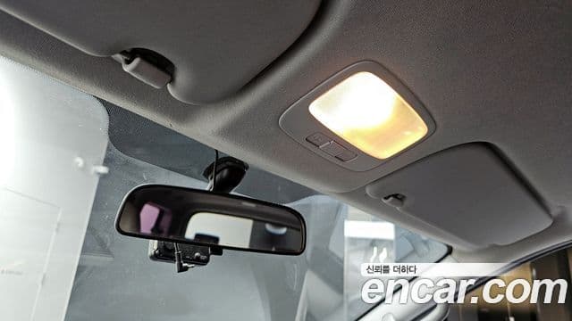 Hyundai Grand Starex CVX Deluxe, 2016 18