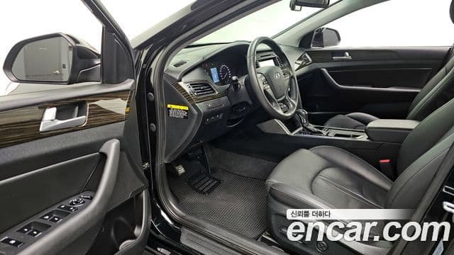 Hyundai LF Sonata 2.0 Smart, 2016 10