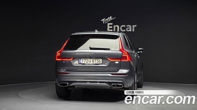 Volvo XC60 2세대 T8 R-Design, 2021 4