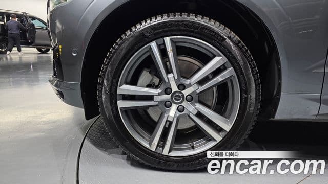 Volvo XC60 2세대 T8 R-Design, 2021 все фото