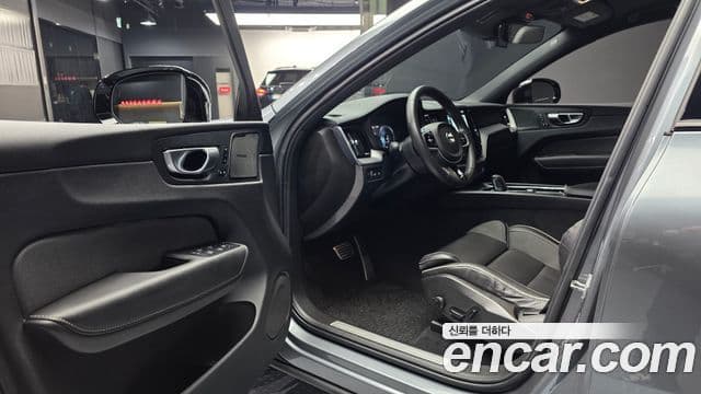 Volvo XC60 2세대 T8 R-Design, 2021 10