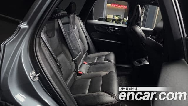 Volvo XC60 2세대 T8 R-Design, 2021 12