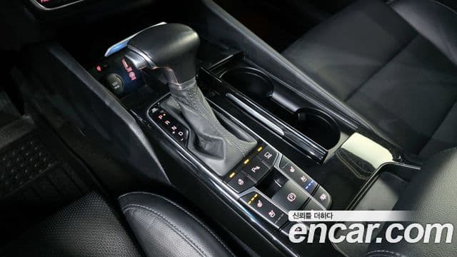 Kia All New K7 3.0 LPI Prestige (арендный автомобиль), 2017 9