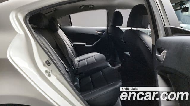 Kia K3 Trendy, 2015 12