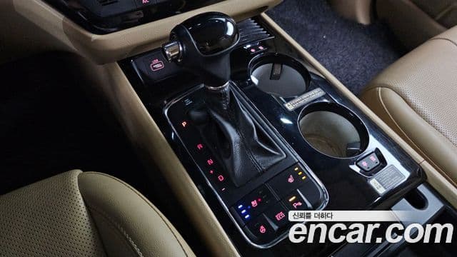 Kia All New Carnival VIP, 2016 9