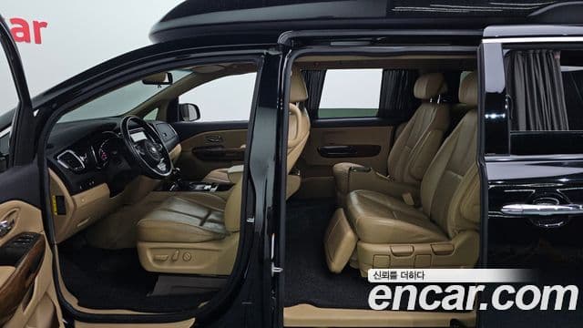 Kia All New Carnival VIP, 2016 12