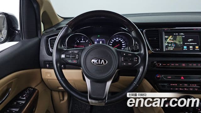 Kia All New Carnival VIP, 2016 13