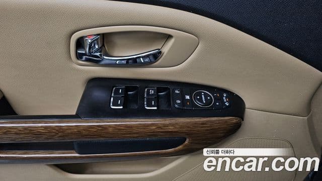 Kia All New Carnival VIP, 2016 17