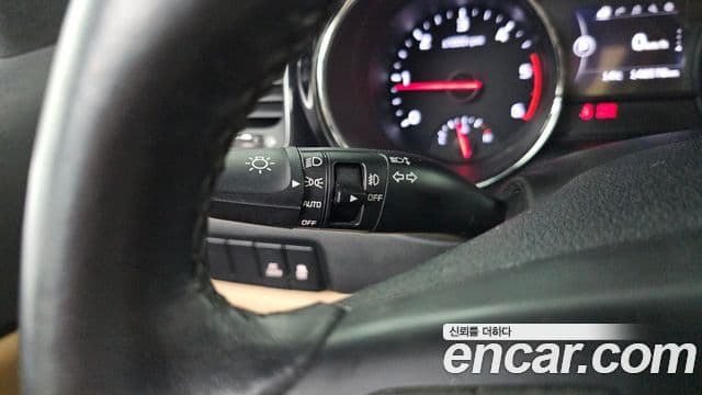 Kia All New Carnival VIP, 2016 18