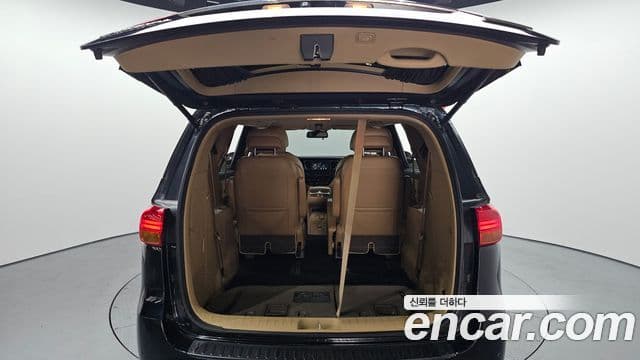 Kia All New Carnival VIP, 2016 20