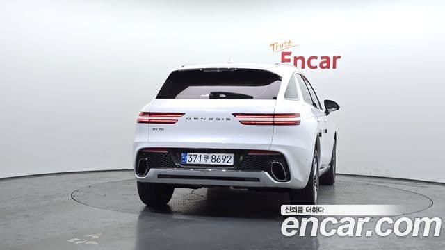 Genesis GV70, 2023 4