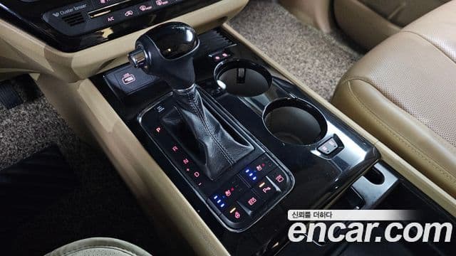 Kia All New Carnival Noblesse, 2016 9