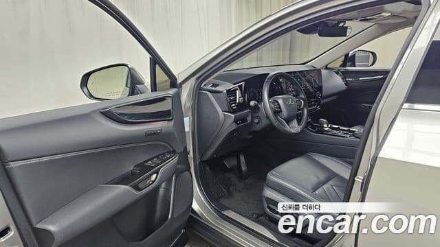 Lexus NX350h 2세대 Premium, 2025 10