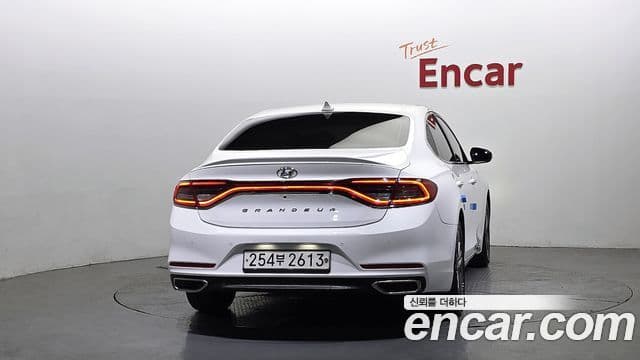 Hyundai Grandeur IG 3.0 LPi Modern (арендный автомобиль), 2019 4
