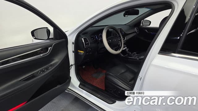 Hyundai Grandeur IG 3.0 LPi Modern (арендный автомобиль), 2019 10