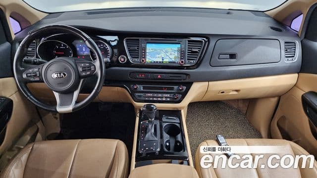 Kia All New Carnival VIP, 2016 7