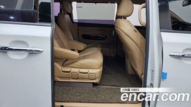 Kia All New Carnival VIP, 2016 12
