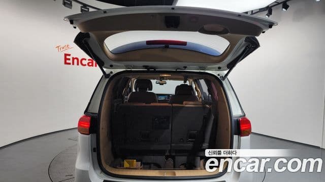 Kia All New Carnival VIP, 2016 20