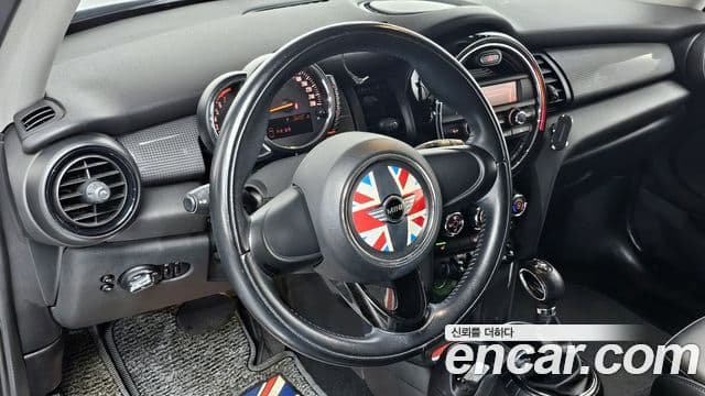 Mini Cooper 3세대, 2015 13