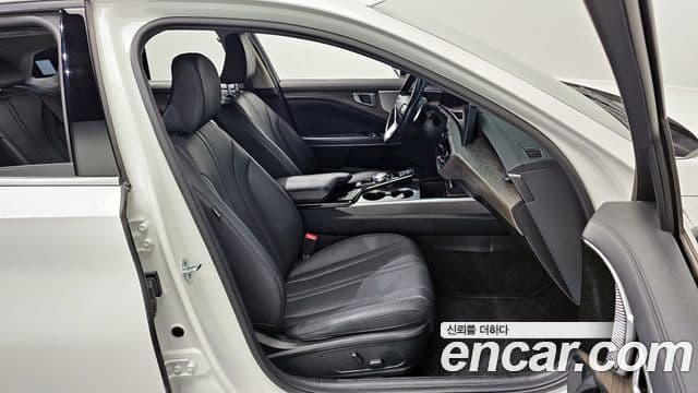 Kia K8 Trendy(арендный автомобиль), 2023 12