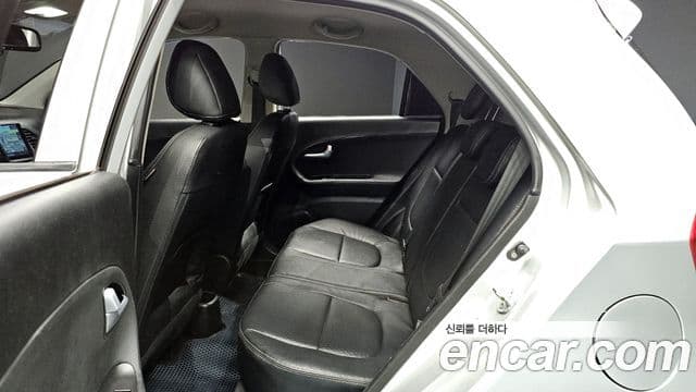 Kia All New Morning Luxury, 2013 12