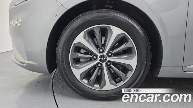 Kia K8 гибрид Noblesse, 2022 все фото