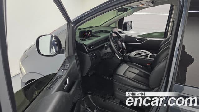 Hyundai Staria Modern, 2023 11