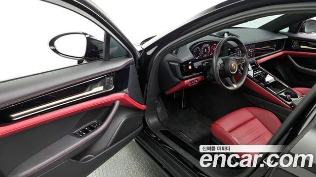 Porsche Panamera (976) 4.0 GTS, 2025 11