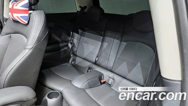 Mini Cooper 3세대, 2024 12