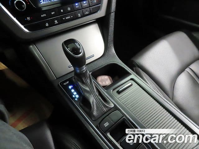 Hyundai LF Sonata Special, 2017 9