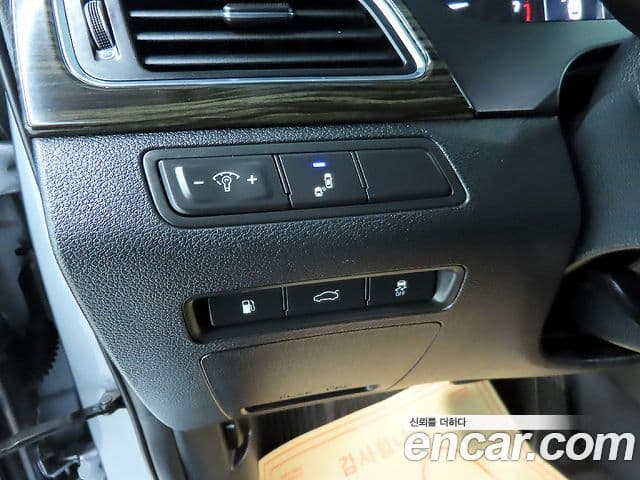 Hyundai LF Sonata Special, 2017 14