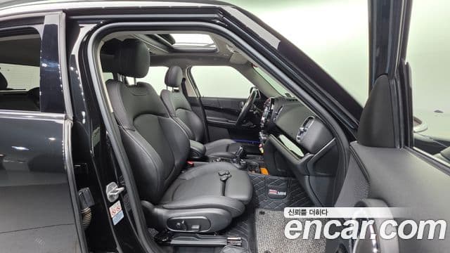 Mini Cooper Countryman 2세대, 2023 10