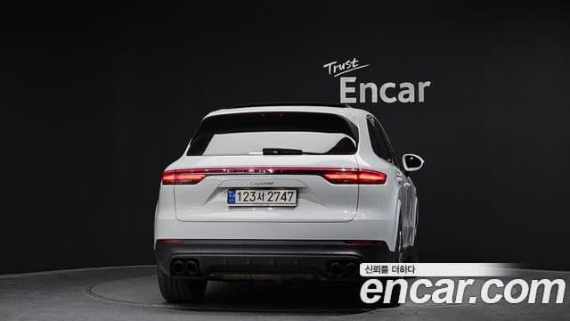 Porsche Cayenne (PO536), 2020 4